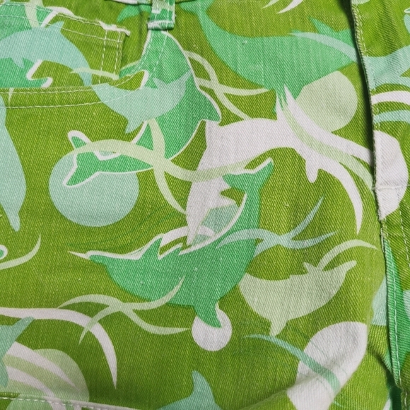 🩵3/$25🩵 Y2K Crest Jean Groovy Green Dolphin Shorts - Picture 4 of 9